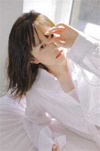 遇到女帝后，她天天抓我角色扮演