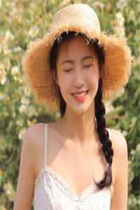 趁乱搬空女主仓库，她在荒年吃饱穿暖
