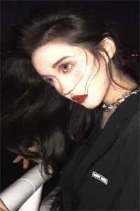 薄爷，夫人出价一千亿要退婚