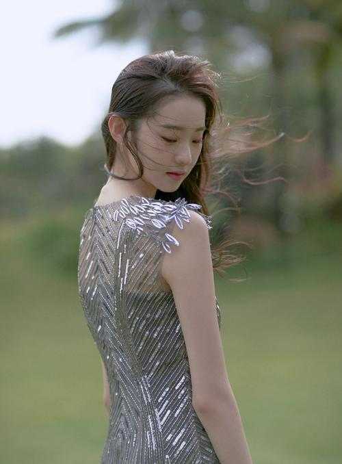 新婚后，我枝繁叶茂多子多福