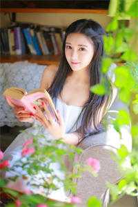 综艺：别人求生做任务，她躺平吃瓜