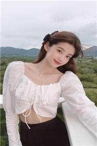 活成前任白月光后，她桃花朵朵开