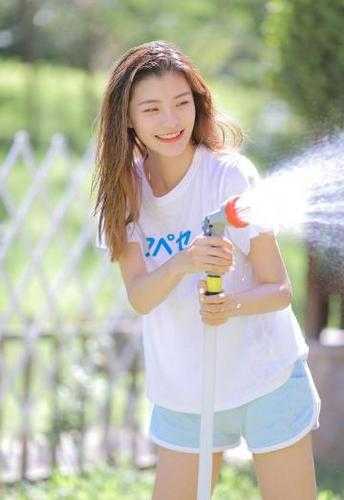 禀告首辅，夫人她又去给你物色美女了