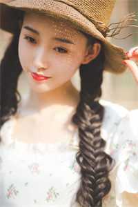 女帝穿越后，成了败家富婆