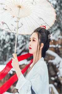 离婚后，我被小鲜肉们围满了