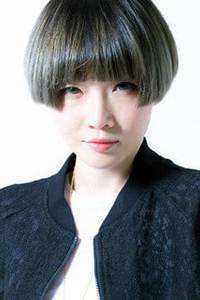 女帝穿越后，成了败家富婆