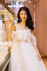 闪婚影帝，娇软甜妻暗中哄
