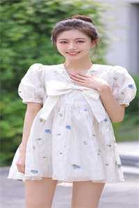 拒绝配合演出后，妈妈才说爱我