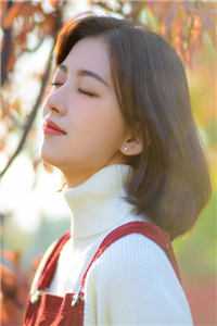 召唤百万大军，女帝给我削苹果