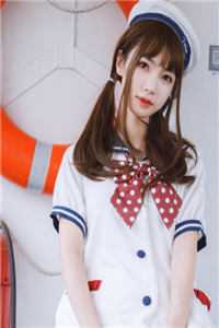 穿书后，她直接摆烂成全恋爱脑继女