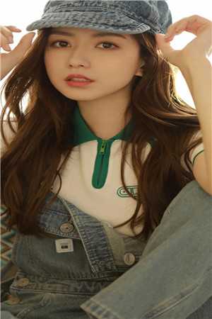 穿成恶毒女配？她要阴暗扭曲爬行了