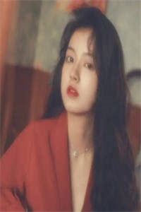 末世前疯狂捞物资，女神们都看我脸色过活