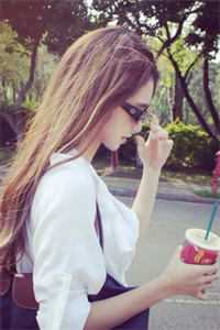 总裁请勿扰，原配已重生