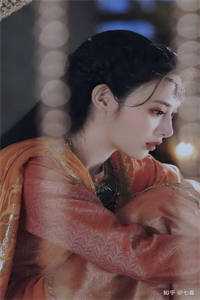 重生末世：开局囤粮囤火锅卖别墅