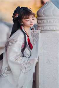 开局女帝为师，我出师便天下无敌