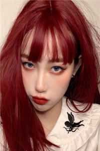 穿成炮灰后，我被反派夫人拉黑了