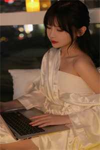 男扮女装后，校霸非要我微信