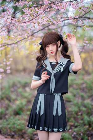 余先生视妻如宝