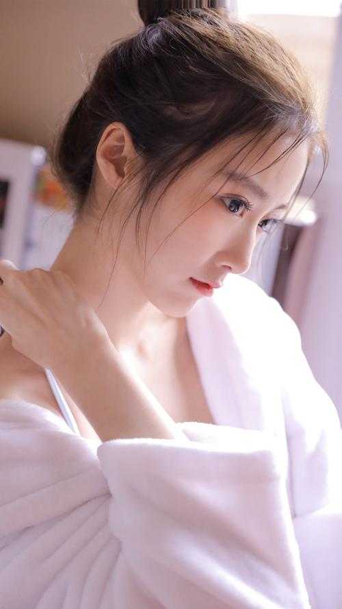 快穿：她靠生子成绝嗣帝王心尖宠