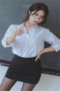 先婚后爱：女反派又萌又矫