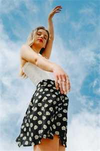 父亲的金丝雀死后，他一心想让我陪葬