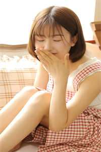 一觉醒来，竟成了萌妹子？