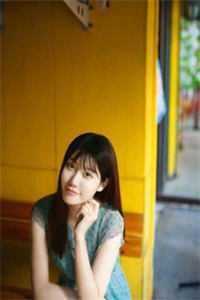 女兵王穿越八零后，狠夺女主金手指