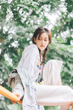 开局被女神拒绝，他在末世变异成神