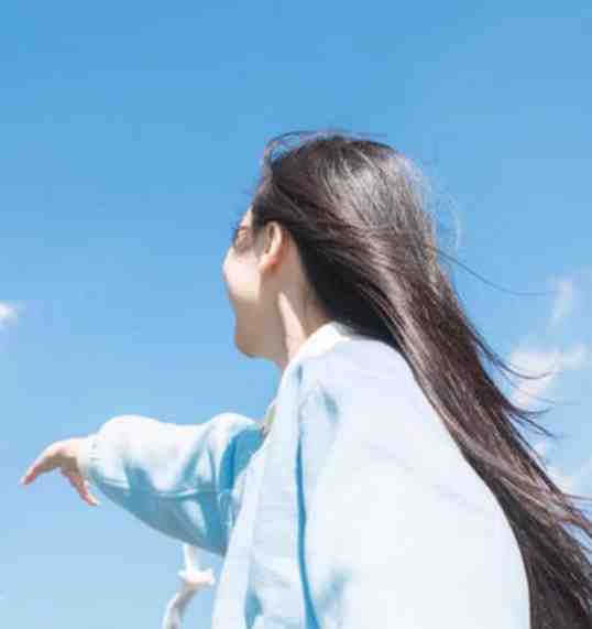 穿书成大反派，女主疯狂求贴贴