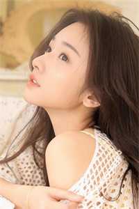一心想苟，却被逼着当天女