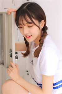 抱着孩子偶遇富婆前女友