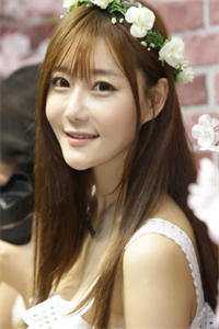 穿成海的女儿后