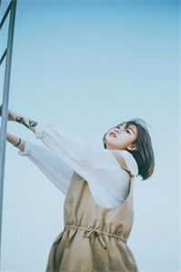 被迫离婚后，女儿带我重新崛起