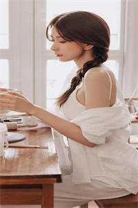 抛弃团长未婚夫后，我选择报效祖国