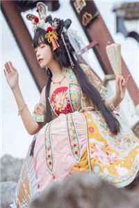 月亮暗藏锋芒