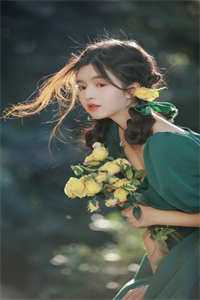 桃花无意伴寒春