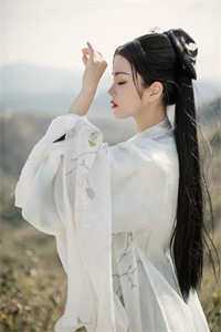 穿越小白脸，女帝只想要我