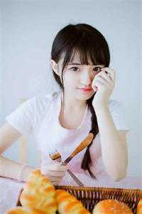 小狗追栀子