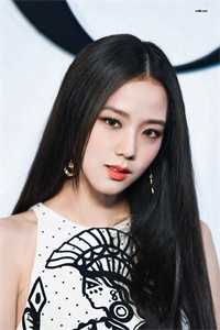 女朋友穿婚纱去演唱会