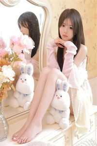 70岁奶奶迷上游戏要去漫展当coser