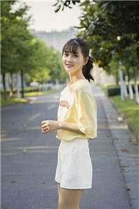 曾是惊鸿念月来
