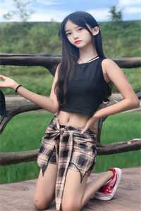 他杳无音信的离开，现在突然出现
