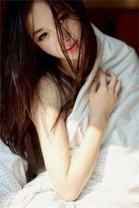 半夜浴场来了个点名要我服务的美女