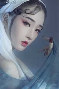 女朋友把我扔进苗寨寡妇村，却不知我是继任苗疆蛊王