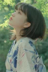 化作彩虹的女人