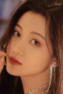 男友和白月光求婚后，我嫁给他死对头