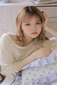我在古代收快递，被暴君奉为神女