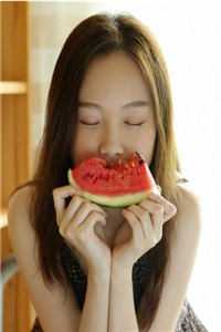 癌症晚期，高冷老婆疯狂报复我