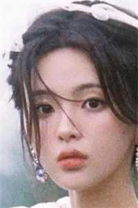 变身女骑士后，我努力不掉马甲中