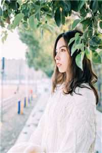 沉默如诗的你